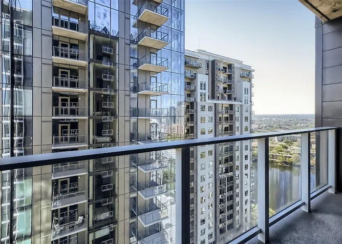 2Bd Condo-Rainey St-Best Views-Rt Pool