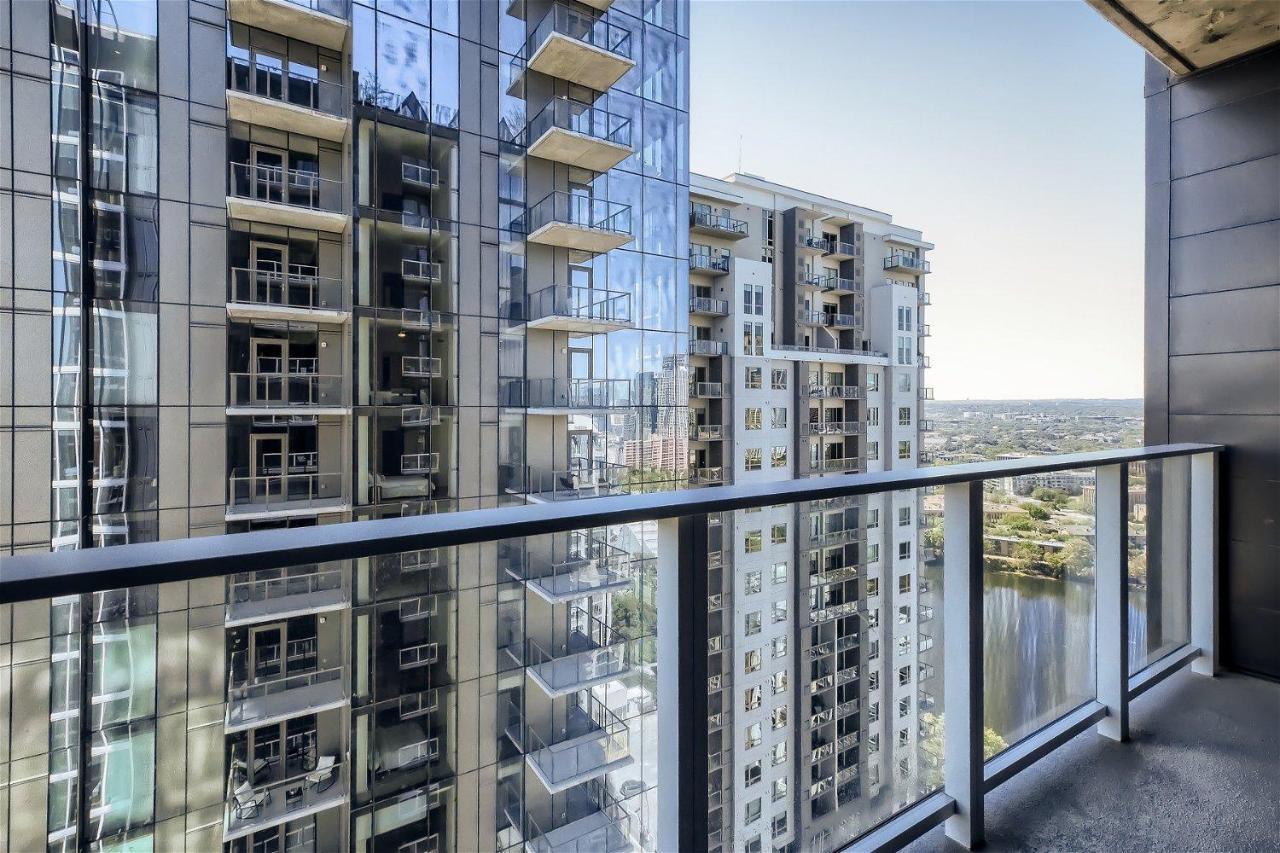 2bd Condo-rainey St-best Views-rt Pool *